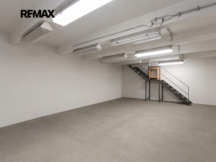 Комерційне приміщення в оренду, 140 м² (1 з 10)