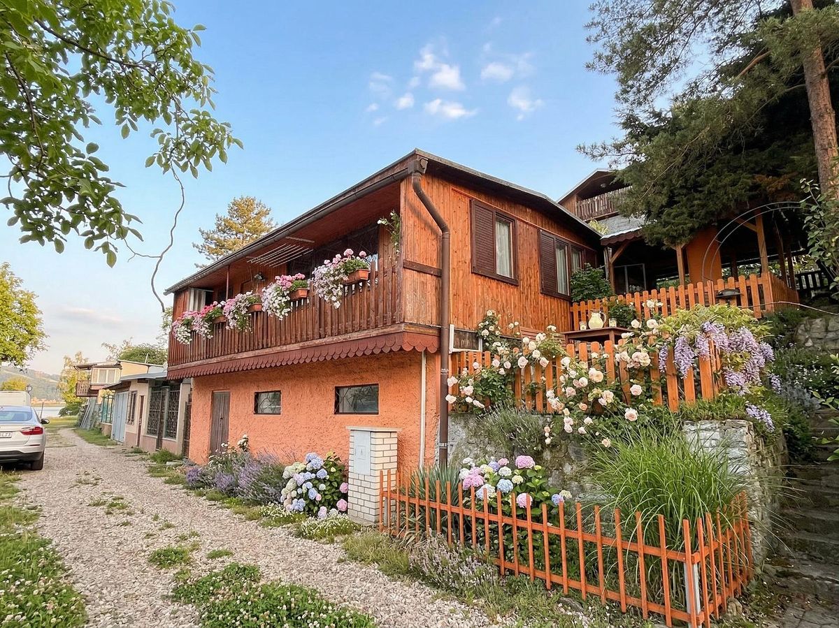 Prodej chaty 54 m², pozemek 72 m²