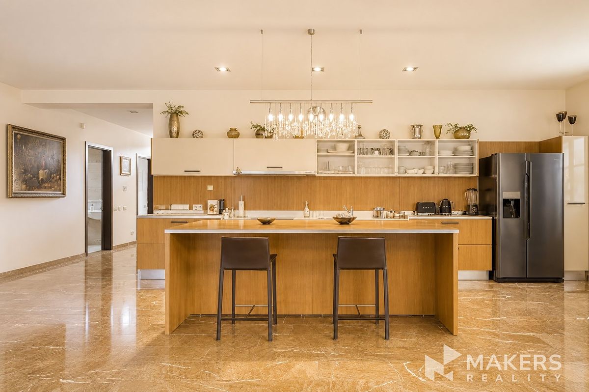 Prodej vily 460 m², pozemek 3205 m² – fotografie 4