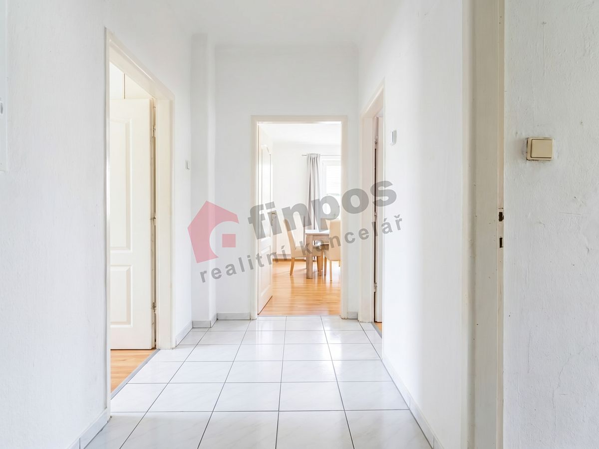 Prodej rodinného domu 339 m², pozemek 1258 m² – fotografie 4