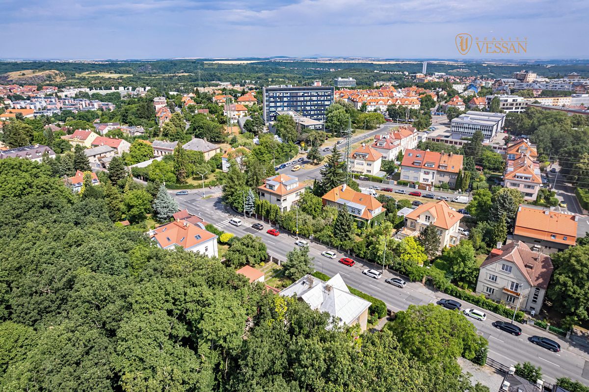Prodej vily 473 m², pozemek 868 m² – fotografie 2