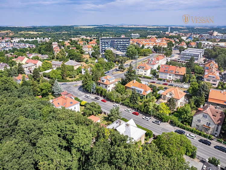 Haus zum Kauf, 473 m² (2 von 29)