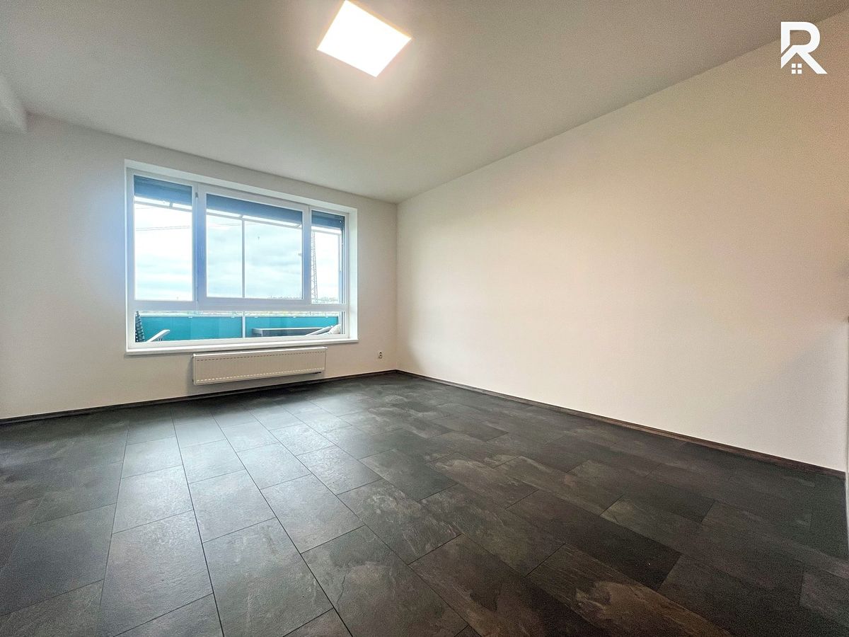 Pronájem bytu 3+kk 58 m² – fotografie 5
