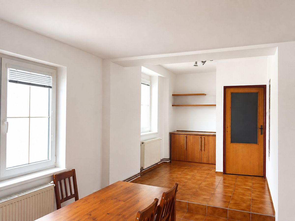 Pronájem rodinného domu 200 m², pozemek 250 m² – fotografie 3