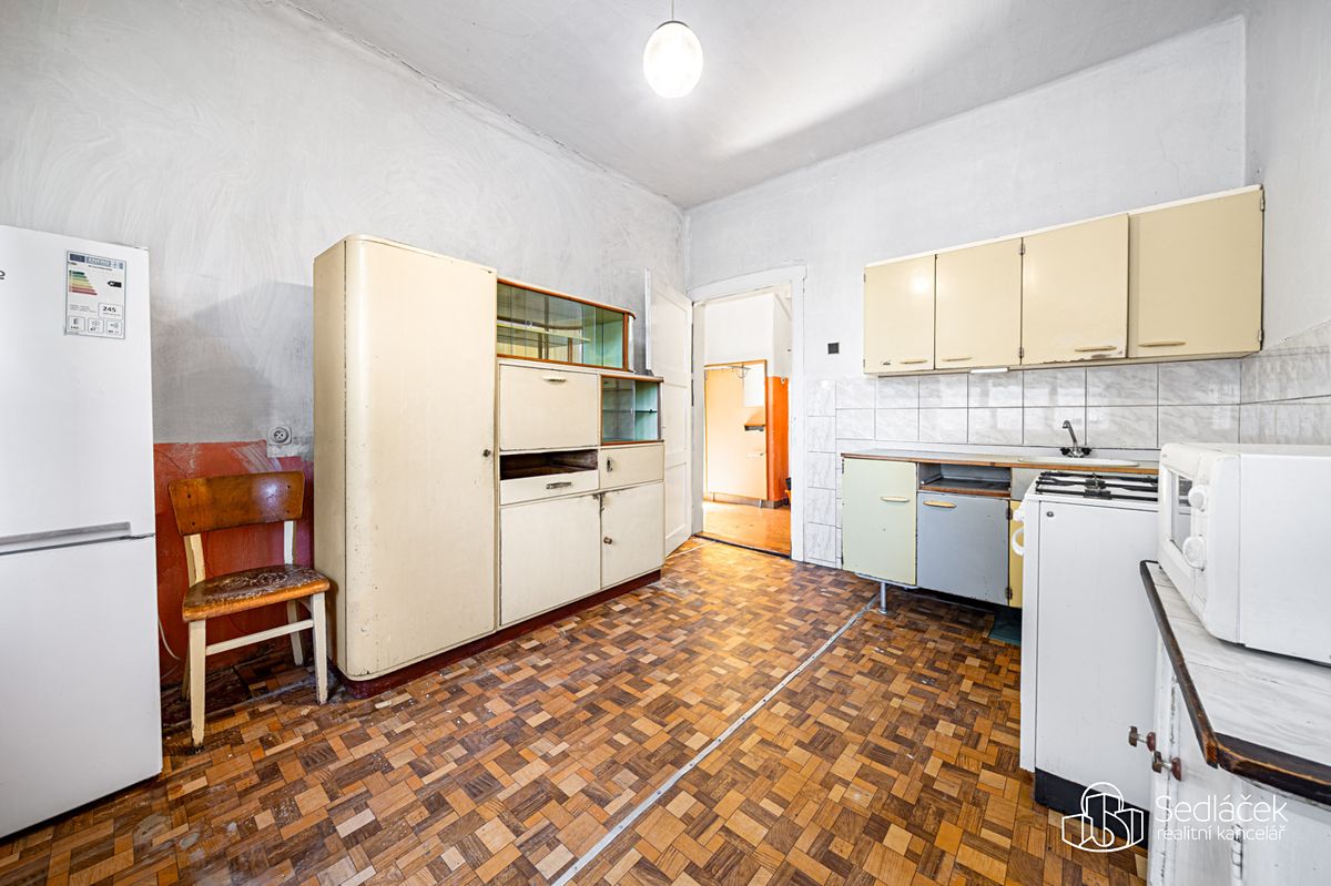 Prodej rodinného domu 200 m², pozemek 419 m² – fotografie 5