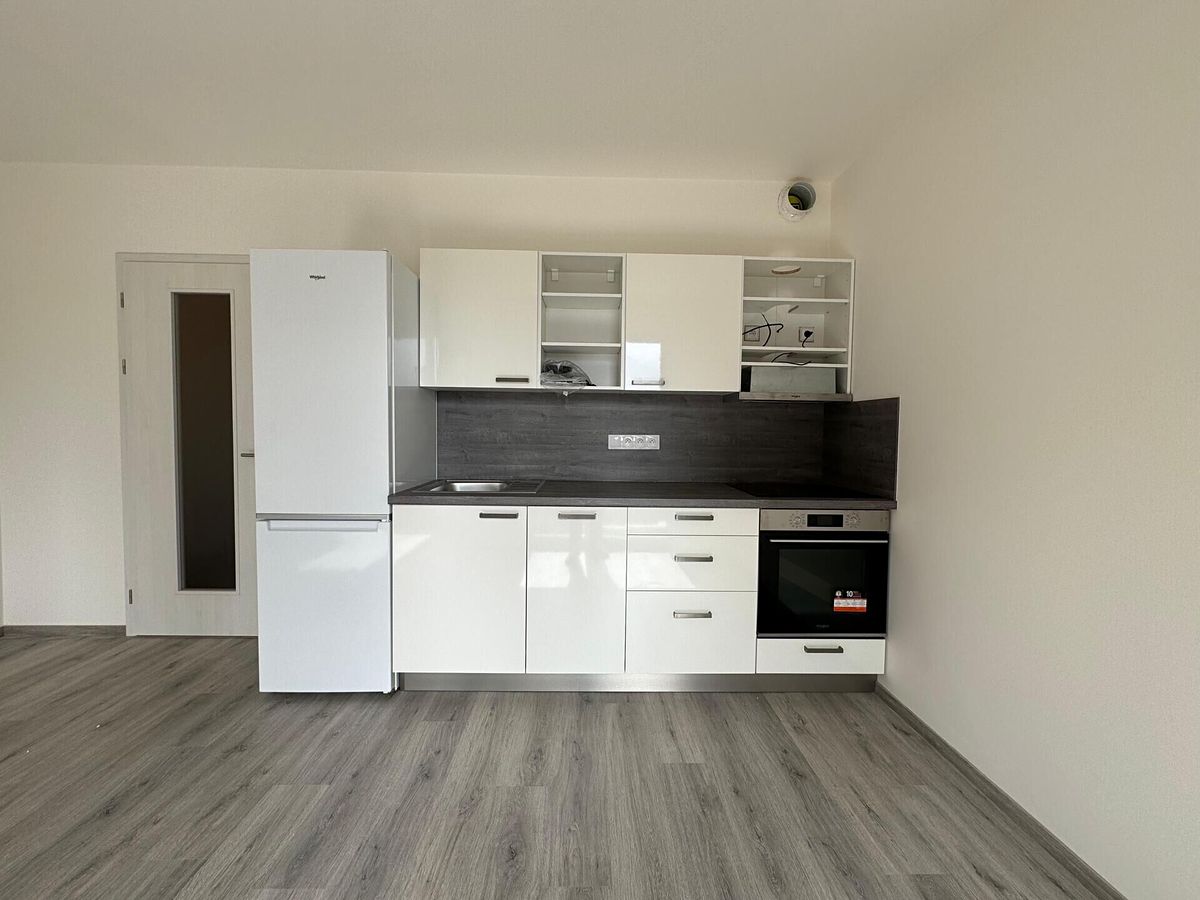 Pronájem bytu 1+kk 32 m²