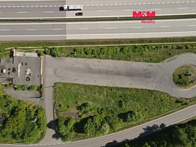 Prodej komerční nemovitosti 890 m²