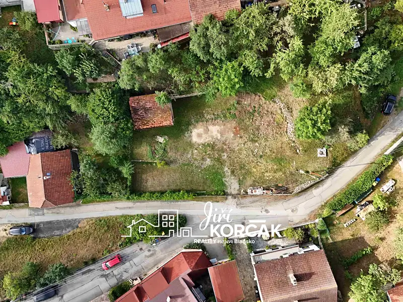 Prodej stavebního pozemku 1311 m², Lysice – náhled fotky 1