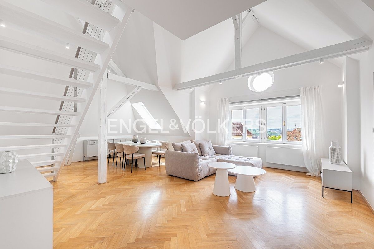 Pronájem bytu 3+1 144 m² – fotografie 2