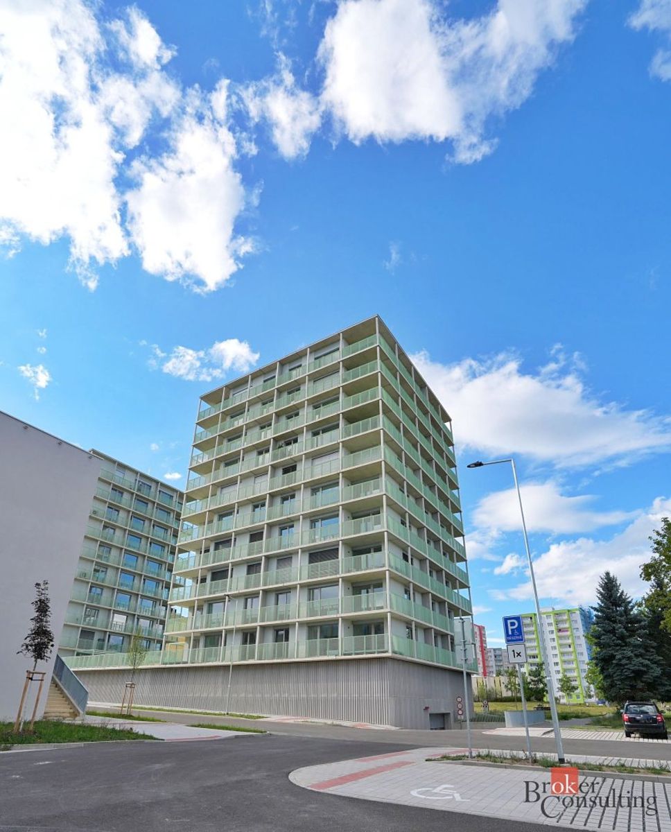 Pronájem bytu 2+kk 52 m² – fotografie 2