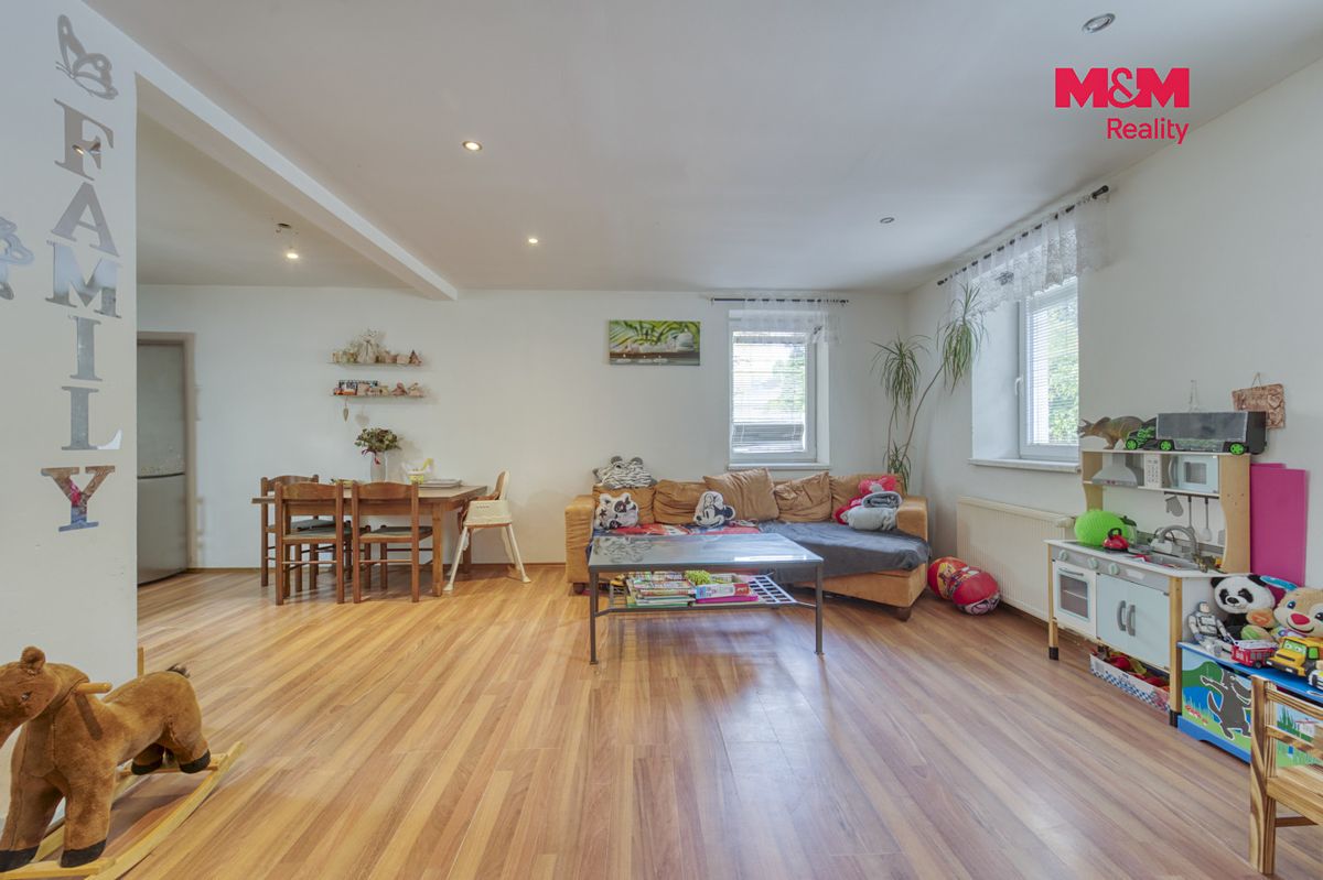 Prodej rodinného domu 151 m², pozemek 228 m² – fotografie 2