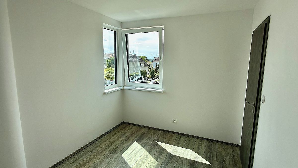 Pronájem bytu 1+1 28 m² – fotografie 4
