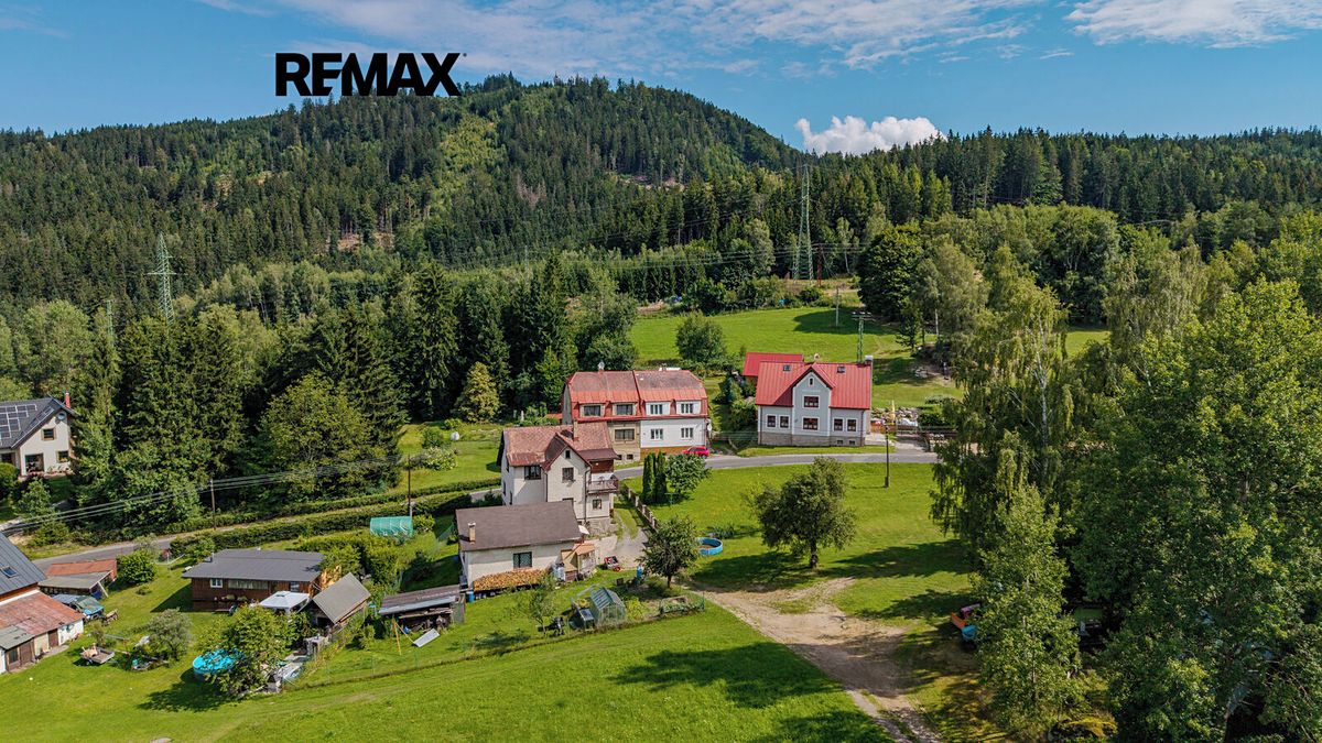 Prodej rodinného domu 260 m², pozemek 740 m²