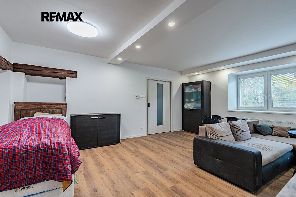 Prodej rodinného domu 240 m², pozemek 503 m² – fotografie 4