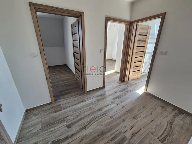 Pronájem bytu 2+1 62 m², Nový Bor – náhled fotky 2