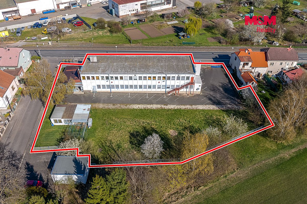 Prodej obchodního prostoru 900 m² – fotografie 4