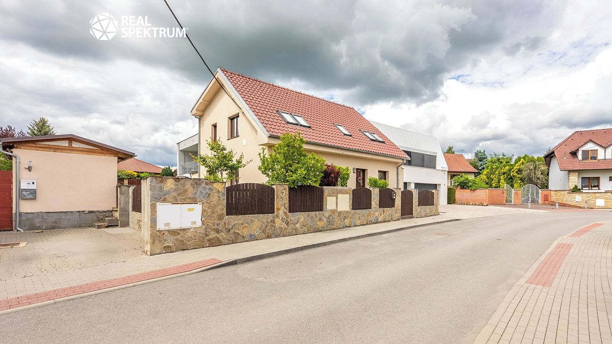 Prodej rodinného domu 147 m², pozemek 154 m² – fotografie 4