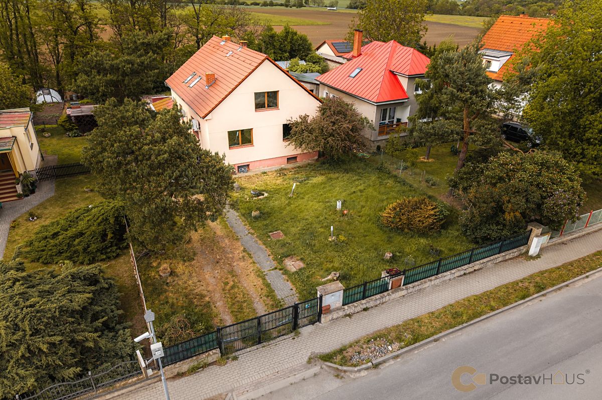 Prodej rodinného domu 126 m², pozemek 1138 m² – fotografie 2