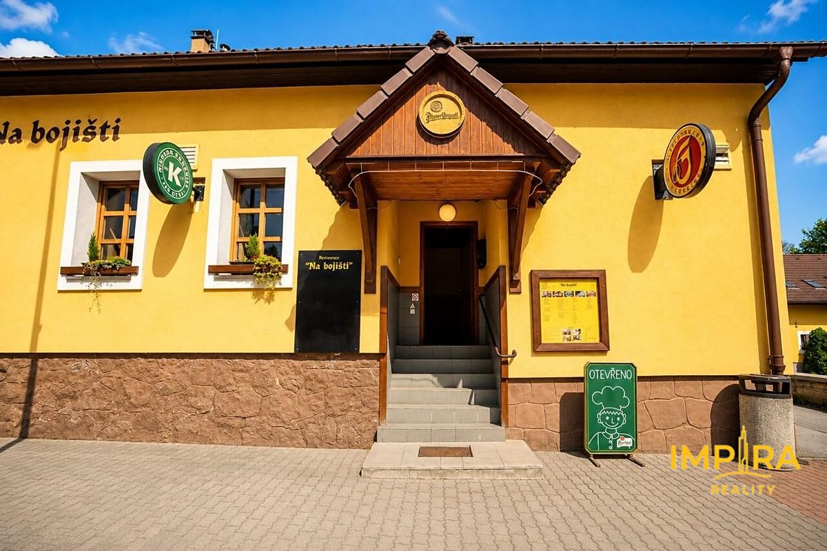 Prodej rodinného domu 430 m², pozemek 430 m² – fotografie 2