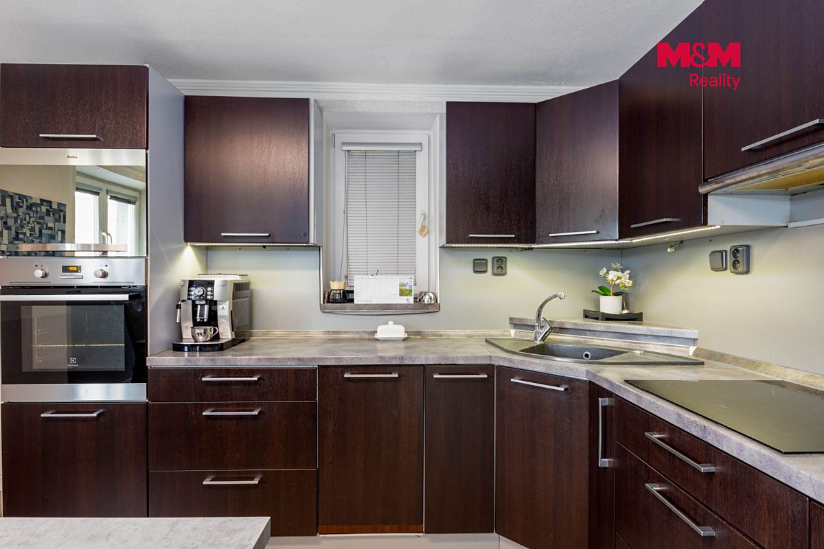Prodej rodinného domu 76 m², pozemek 433 m² – fotografie 2