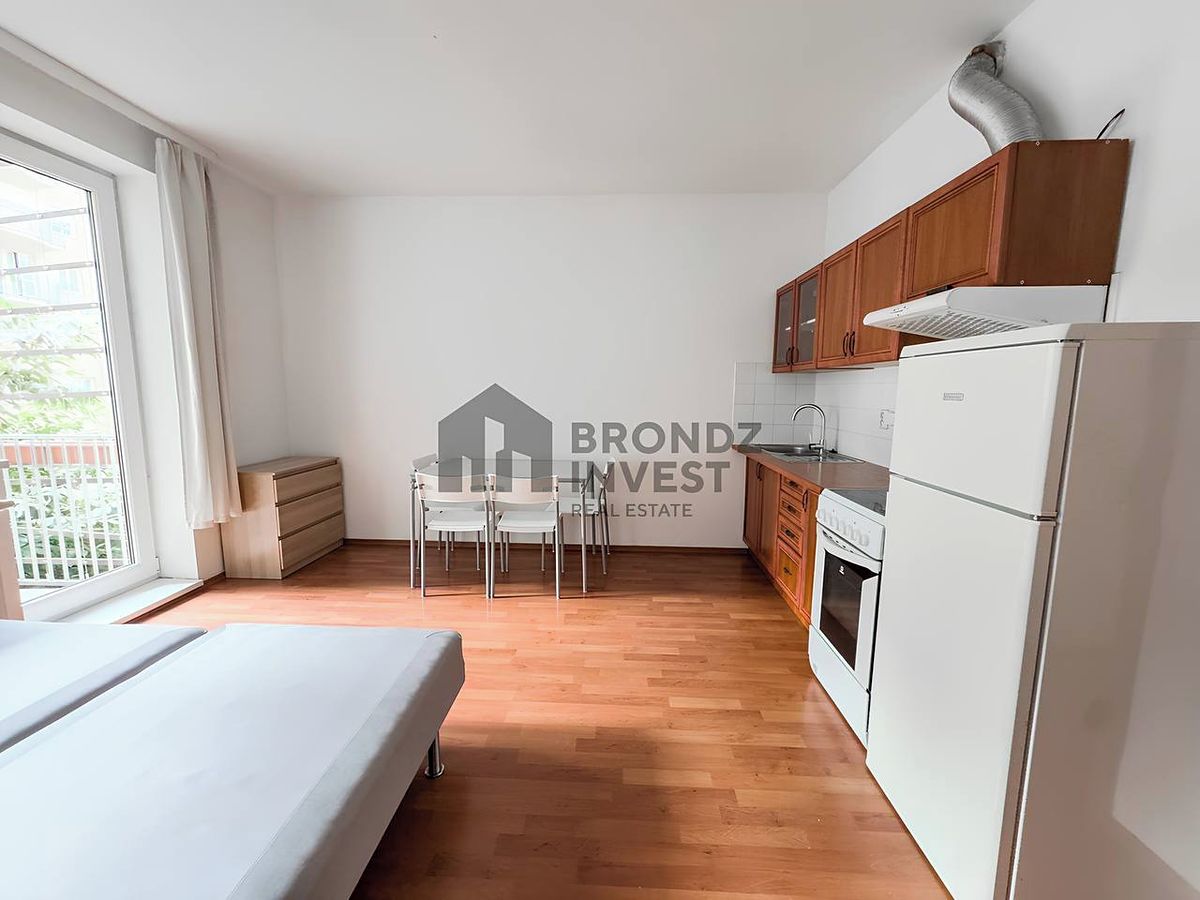 Pronájem bytu 1+kk 26 m² – fotografie 4