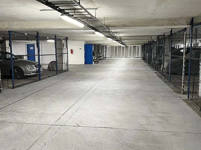 Prodej garážového stání 12 m², Praha – náhled fotky 3