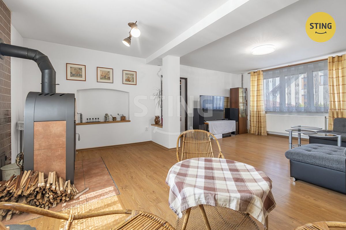 Prodej rodinného domu 230 m², pozemek 1129 m² – fotografie 5