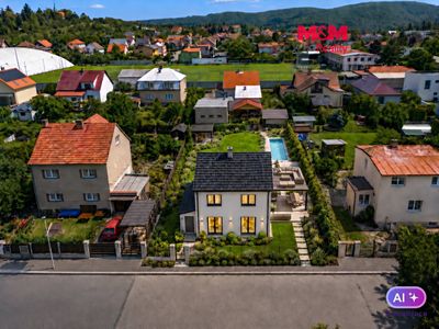 Prodej rodinného domu 290 m², pozemek 699 m²