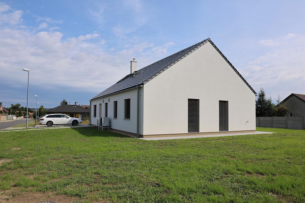 Prodej rodinného domu 120 m², pozemek 900 m² – fotografie 4