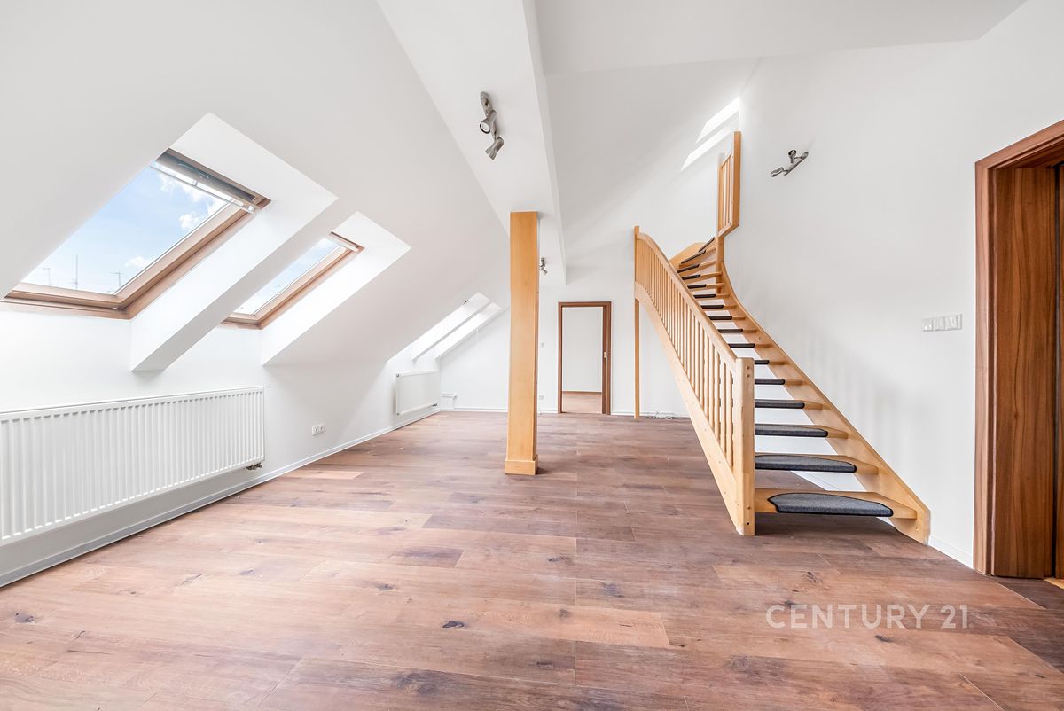Pronájem bytu 4+1 128 m²