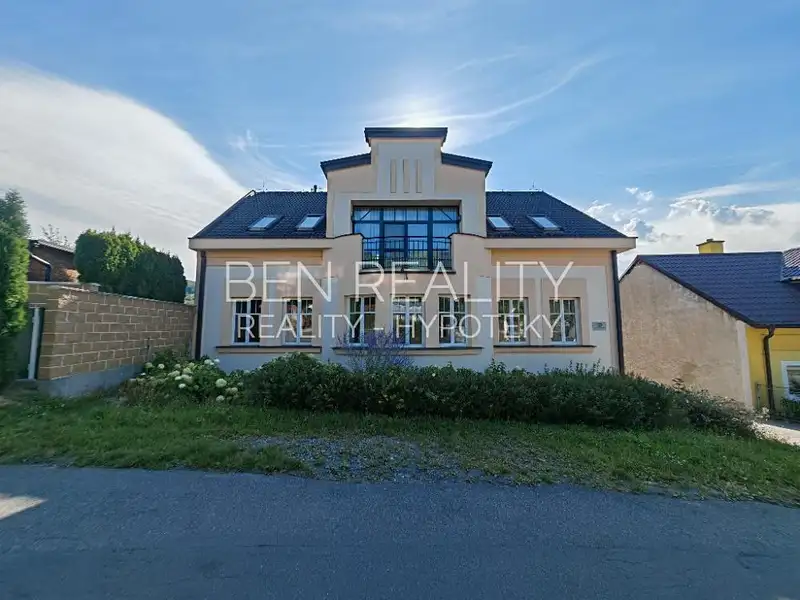 Pronájem kanceláře 460 m², Zlín – náhled fotky 1