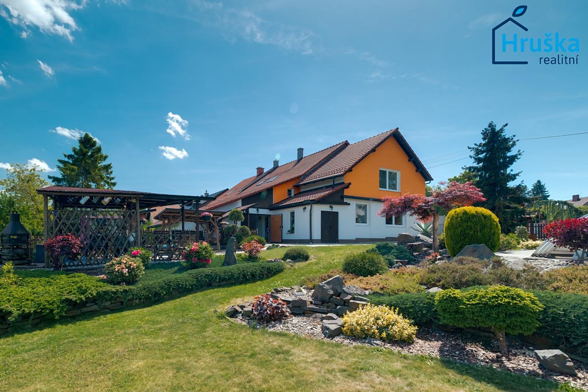 Prodej rodinného domu 230 m², pozemek 3780 m²