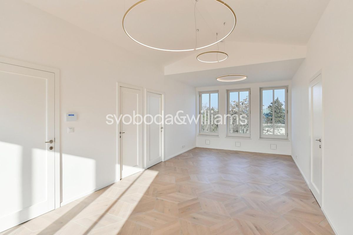 Pronájem bytu 4+1 132 m² – fotografie 2
