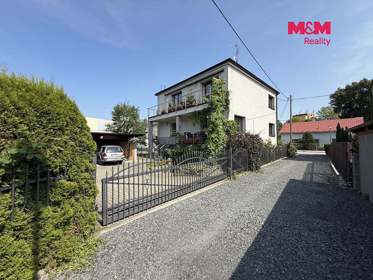 Prodej rodinného domu 234 m², pozemek 641 m² – fotografie 4