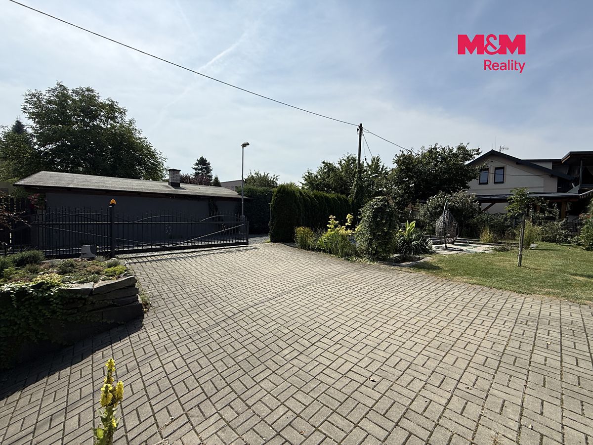 Prodej rodinného domu 234 m², pozemek 641 m² – fotografie 5