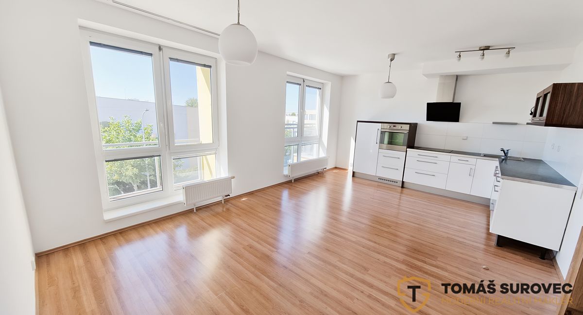 Pronájem bytu 3+kk 82 m² – fotografie 4