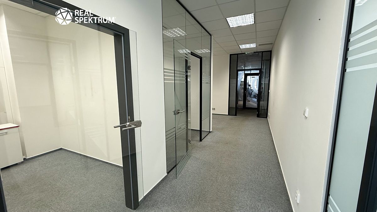 Pronájem kanceláře 78 m² – fotografie 4