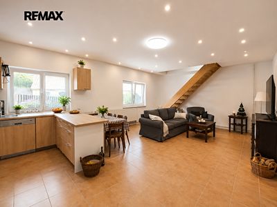 Prodej rodinného domu 224 m², pozemek 10114 m²