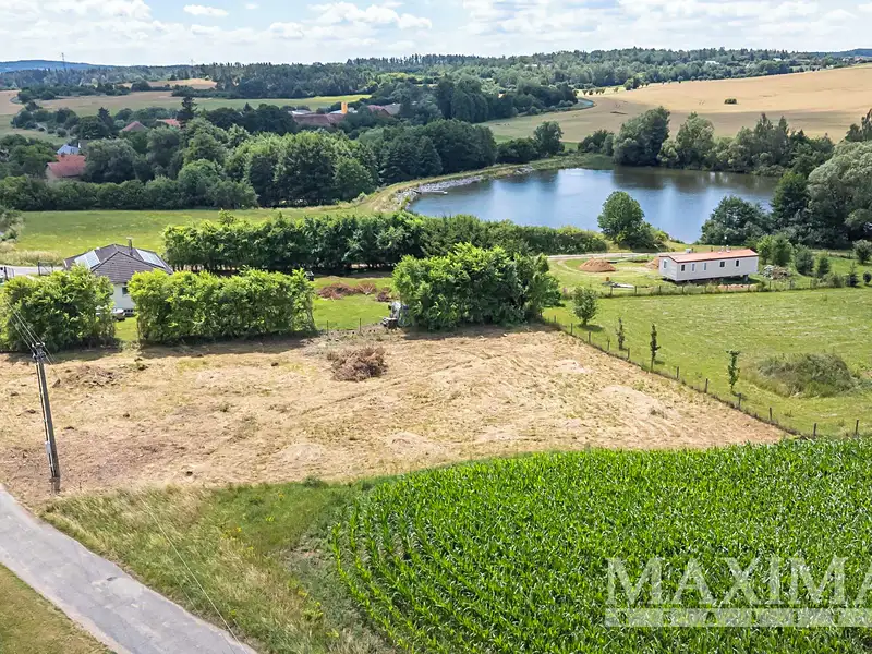 Prodej stavebního pozemku 1449 m², Milín – náhled fotky 2