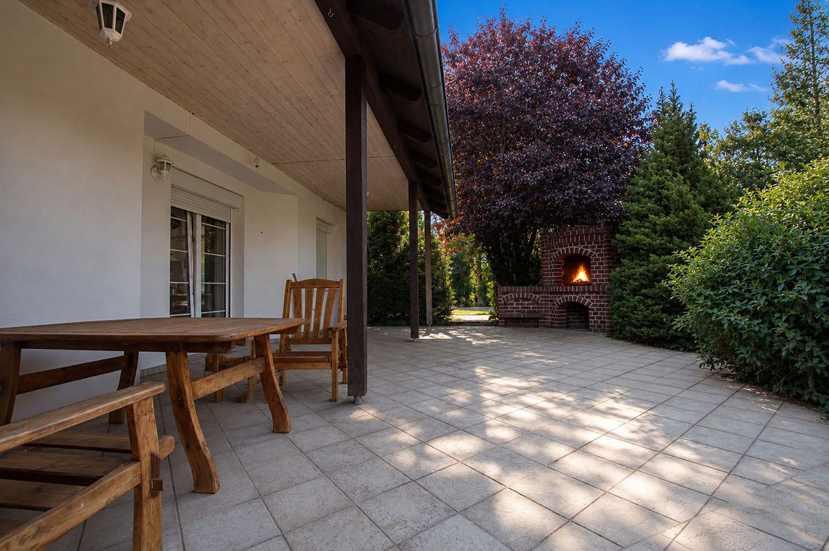 Prodej rodinného domu 216 m², pozemek 2523 m² – fotografie 3
