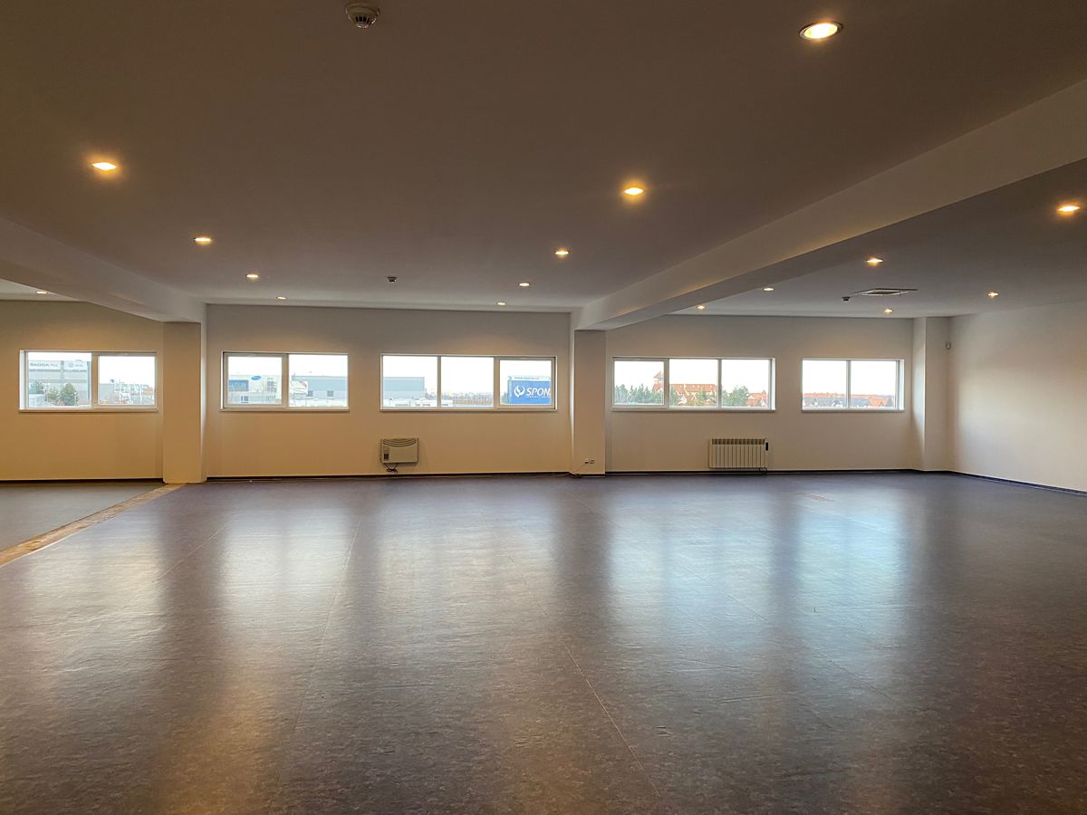 Pronájem skladového prostoru 700 m² – fotografie 2