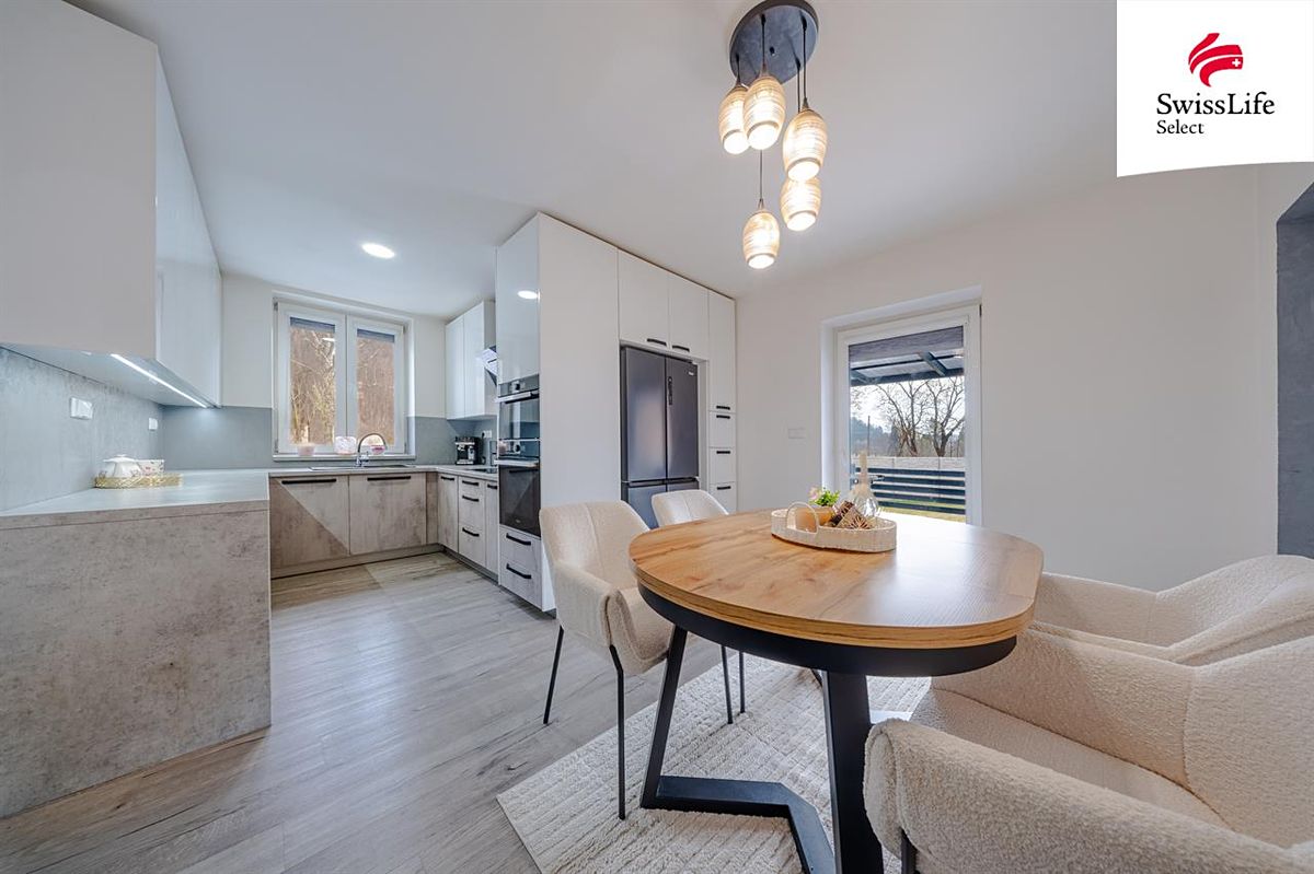 Prodej rodinného domu 350 m², pozemek 764 m² – fotografie 5