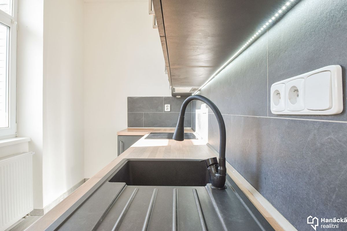 Pronájem bytu 3+kk 48 m² – fotografie 4