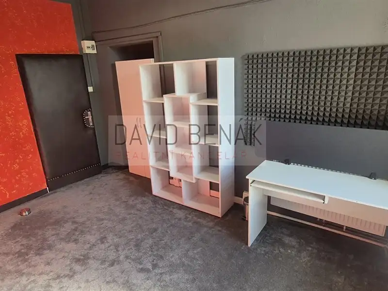 Pronájem kanceláře 14 m², Hradec Králové – náhled fotky 3