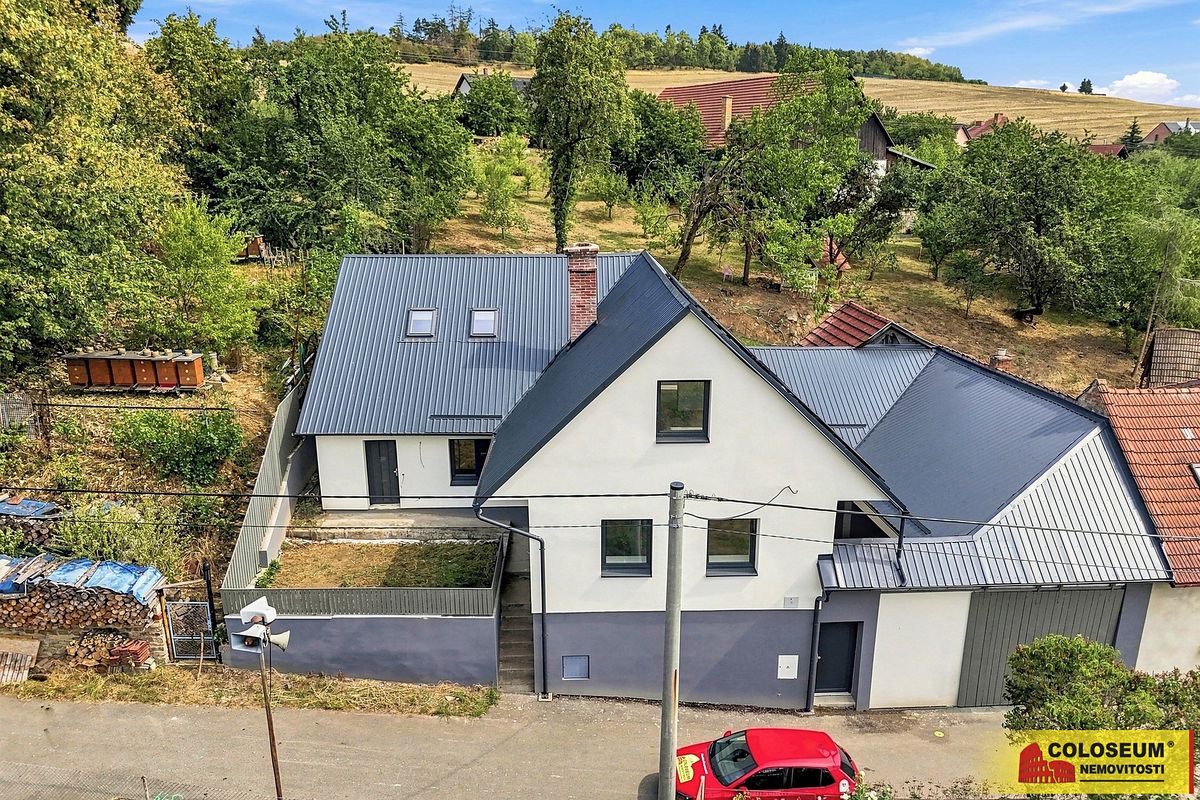 Prodej rodinného domu 239 m², pozemek 272 m²