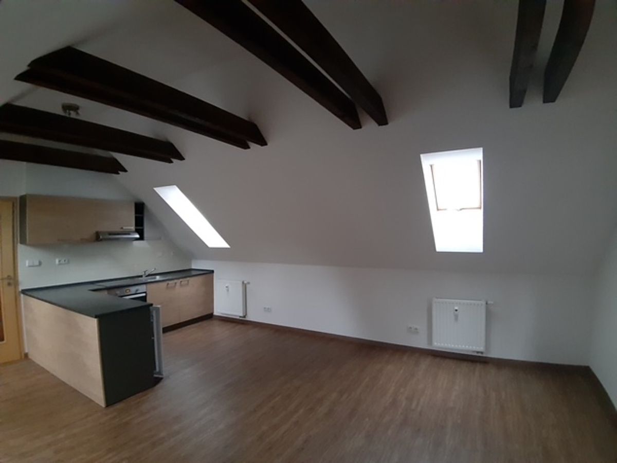 Pronájem bytu 2+kk 73 m² – fotografie 4