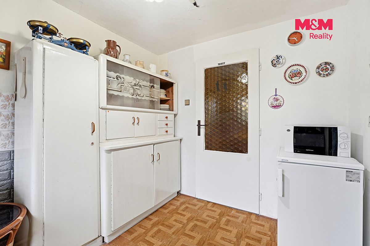 Prodej rodinného domu 270 m², pozemek 1365 m² – fotografie 5