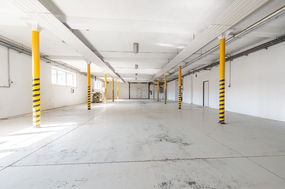 Pronájem výrobní haly, prostoru 1000 m² – fotografie 2