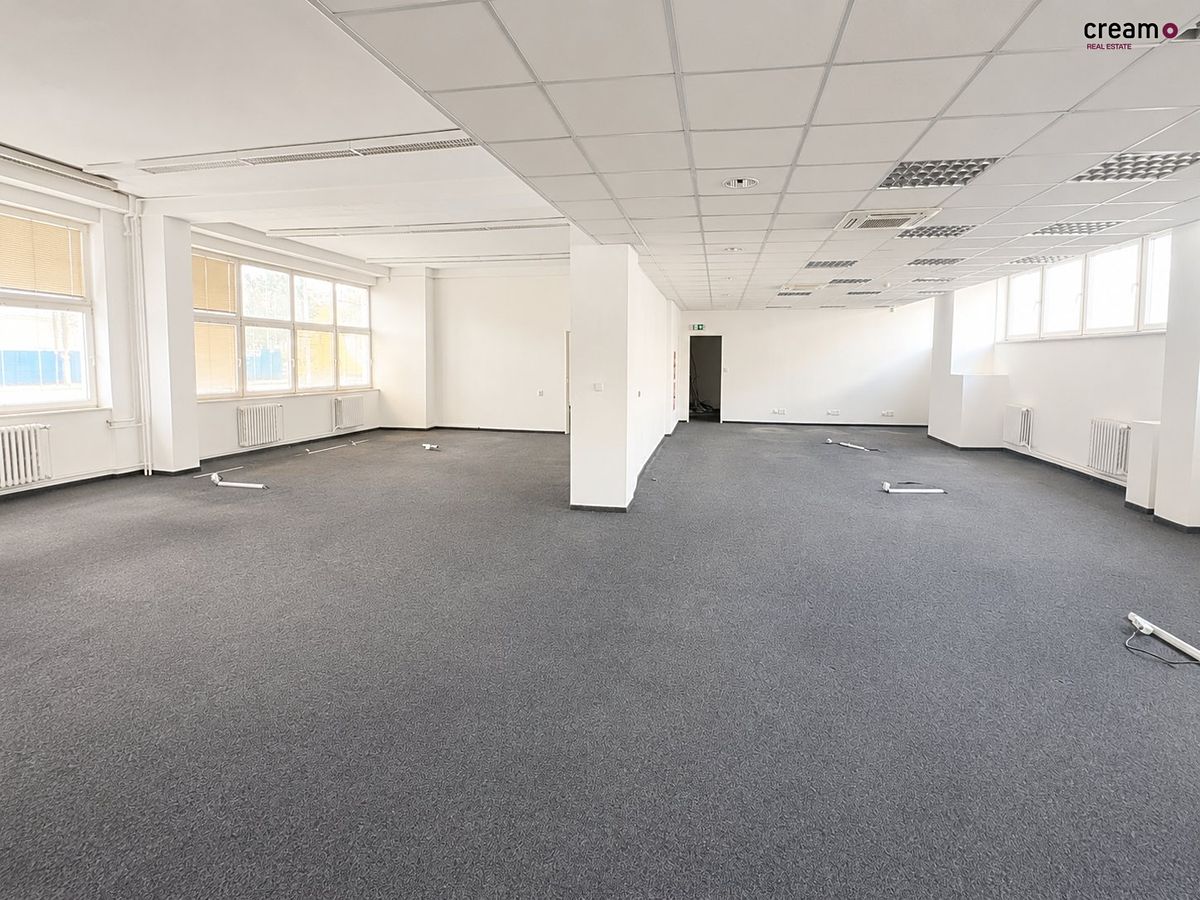 Pronájem kanceláře 263 m² – fotografie 2