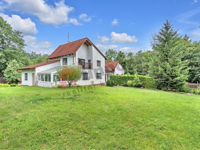 Prodej  rodinného domu 231 m², pozemek 77 689 m²